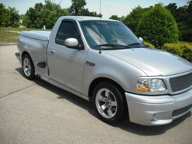 2002 Ford F150 4dr 4-cyl (natl) SUV