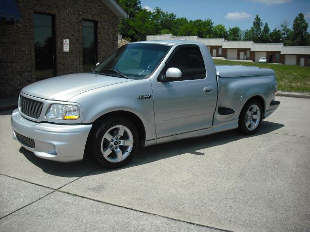 2002 Ford F150 4dr 4-cyl (natl) SUV