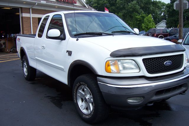 2002 Ford F150 SLT 1 Ton Dually 4dr 35