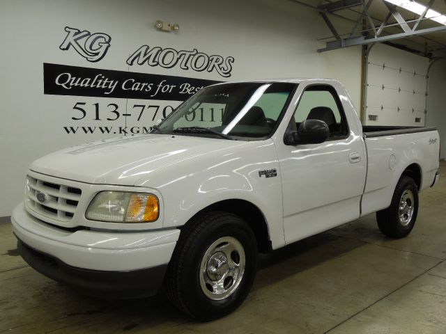 2002 Ford F150 Crew Cab Short Box 2-wheel Drive SLE