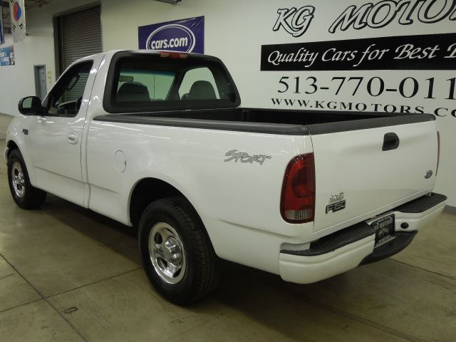 2002 Ford F150 Crew Cab Short Box 2-wheel Drive SLE