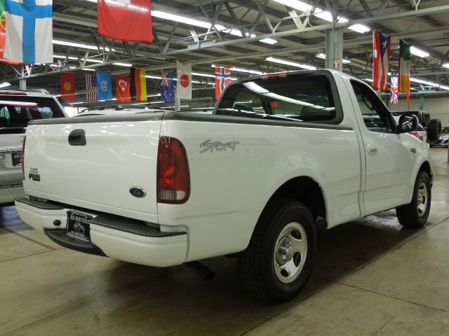 2002 Ford F150 Crew Cab Short Box 2-wheel Drive SLE