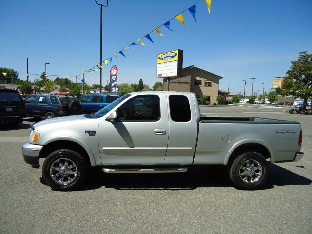 2002 Ford F150 SLT 1 Ton Dually 4dr 35