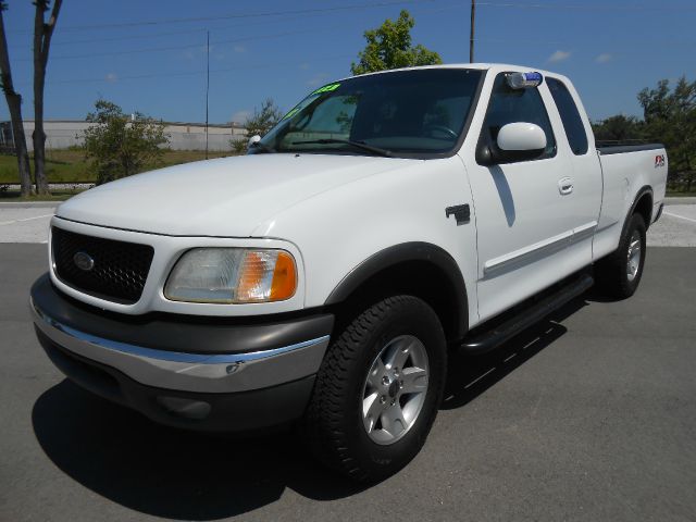 2002 Ford F150 SLT 1 Ton Dually 4dr 35