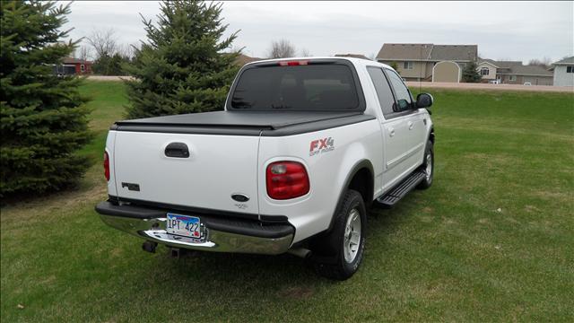 2002 Ford F150 Crew Cab Short Box 2-wheel Drive SLE