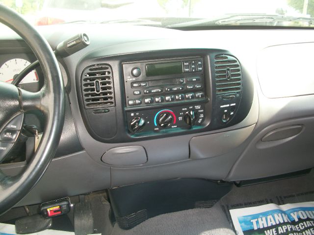 2002 Ford F150 4dr 4-cyl (natl) SUV