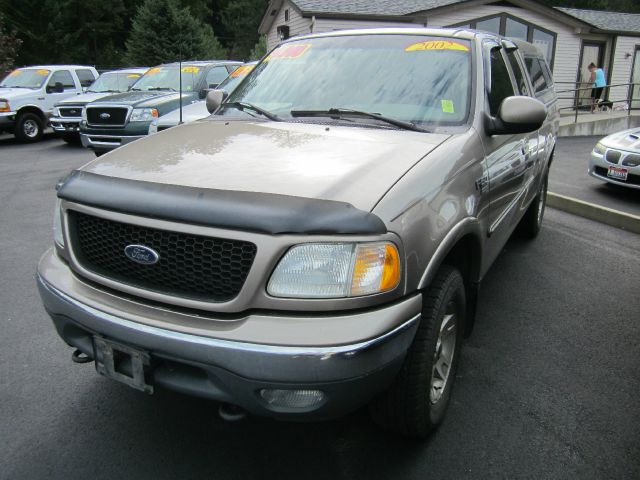 2002 Ford F150 Crew Cab 143.5 WB 4WD SLT