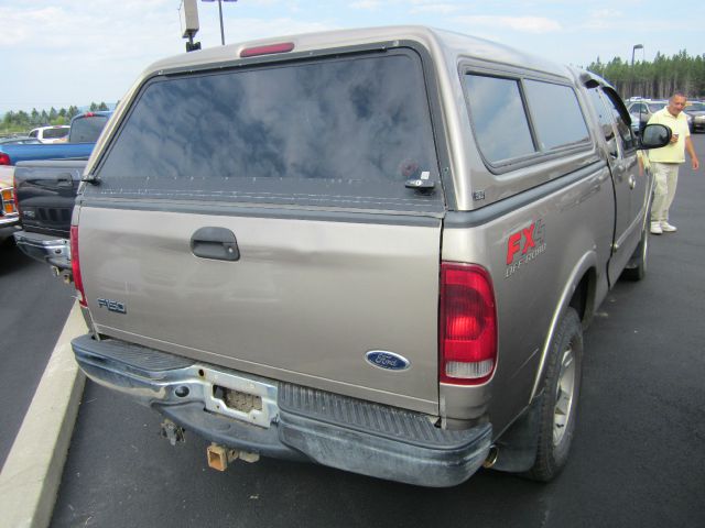 2002 Ford F150 Crew Cab 143.5 WB 4WD SLT