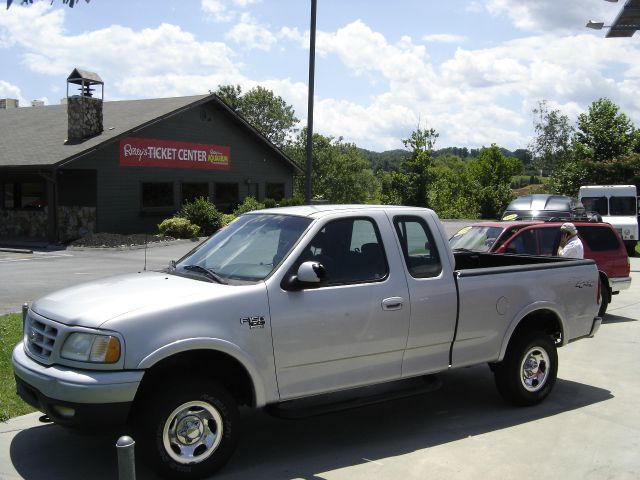 2002 Ford F150 SLT 1 Ton Dually 4dr 35