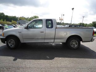 2003 Ford F150 SLE- 4X4