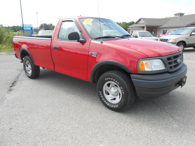 2003 Ford F150 Crew Cab Short Box 2-wheel Drive SLE