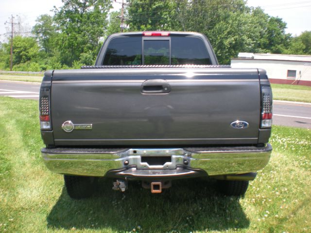 2003 Ford F150 XL 2WD Reg Cab