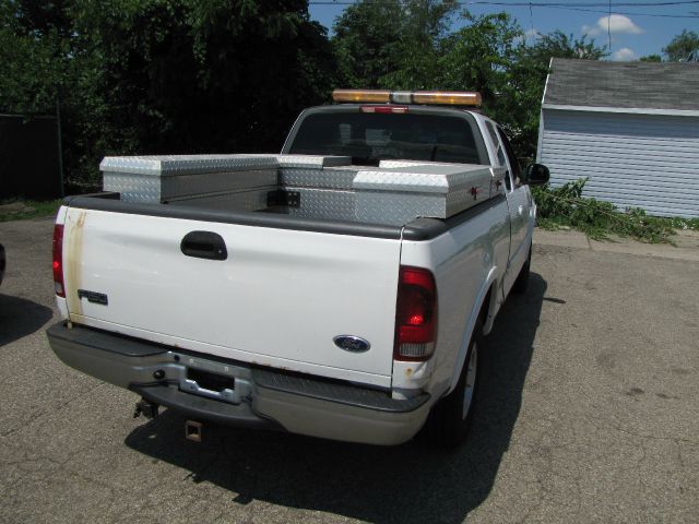 2003 Ford F150 XL 2WD Reg Cab