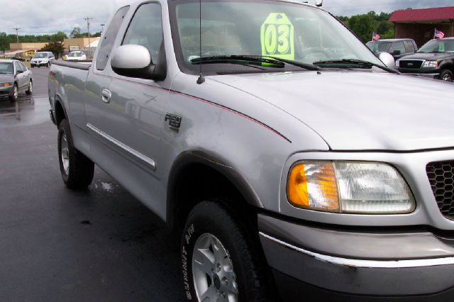 2003 Ford F150 XL 2WD Reg Cab