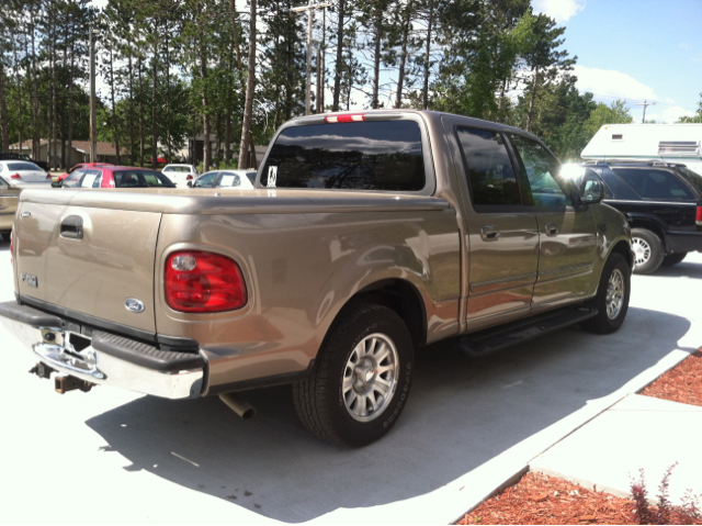 2003 Ford F150 SL Short Bed 2WD