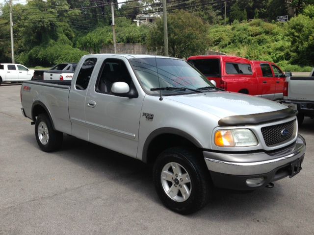 2003 Ford F150 XL 2WD Reg Cab