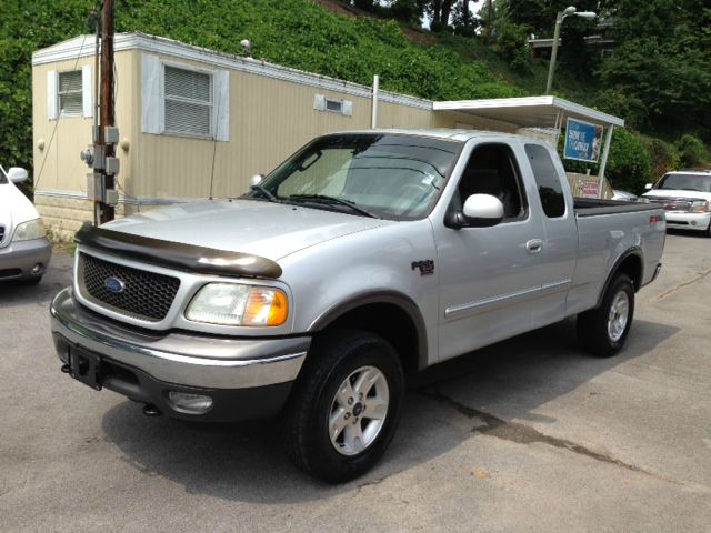 2003 Ford F150 XL 2WD Reg Cab