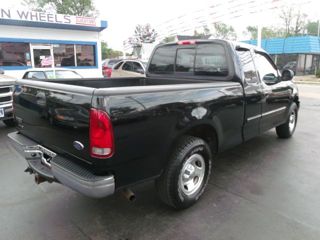 2003 Ford F150 XLT Supercrew Short Bed 2WD