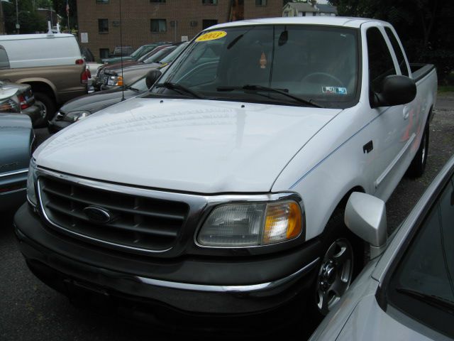 2003 Ford F150 XLT Supercrew Short Bed 2WD