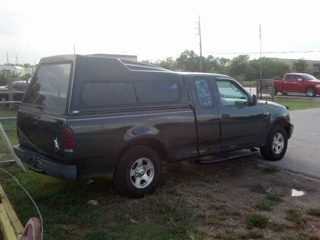 2003 Ford F150 SLE- 4X4