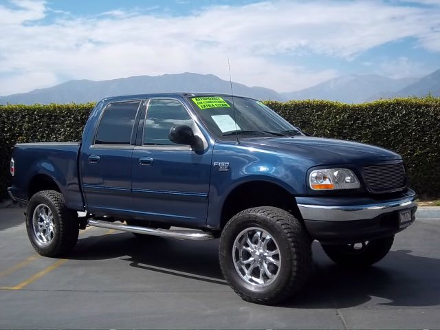 2003 Ford F150 SL Short Bed 2WD