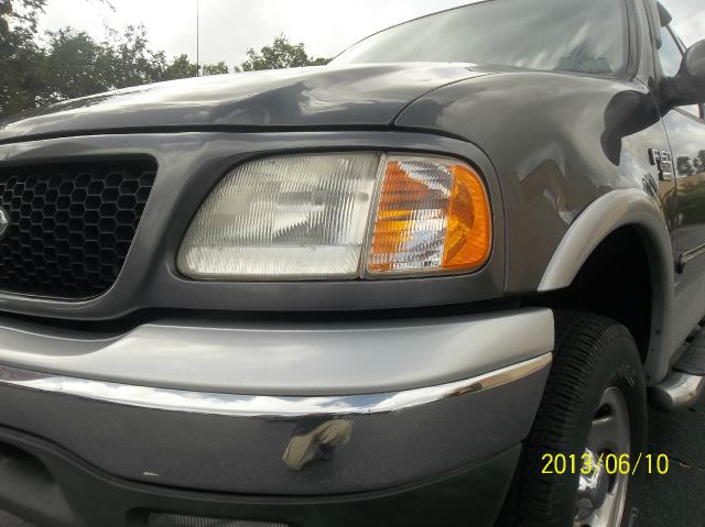 2003 Ford F150 XL 2WD Reg Cab