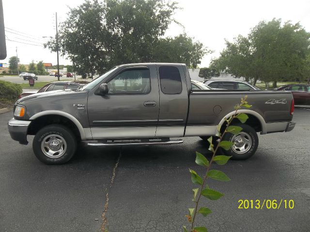 2003 Ford F150 XL 2WD Reg Cab