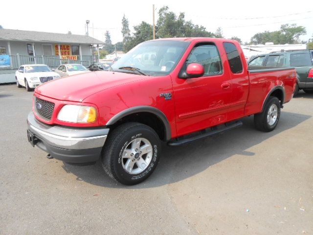 2003 Ford F150 XL 2WD Reg Cab