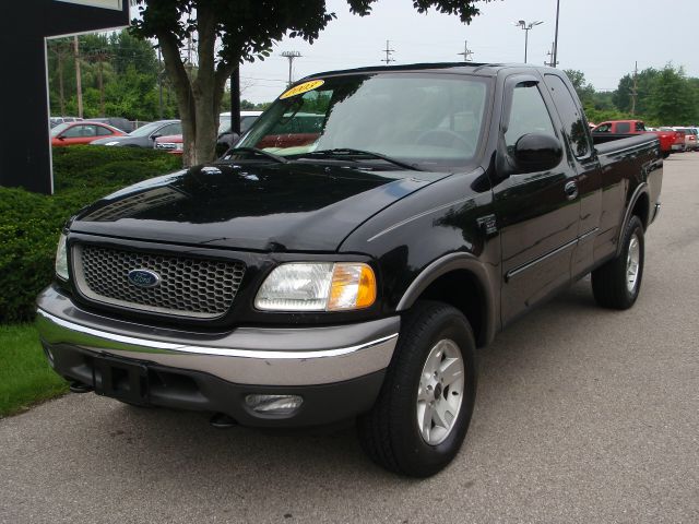 2003 Ford F150 XL 2WD Reg Cab