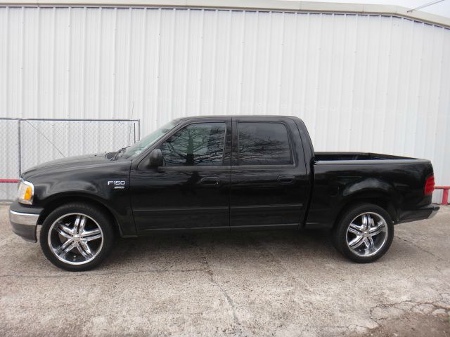 2003 Ford F150 SL Short Bed 2WD