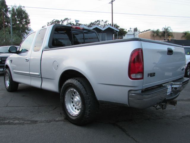 2003 Ford F150 XLT Supercrew Short Bed 2WD