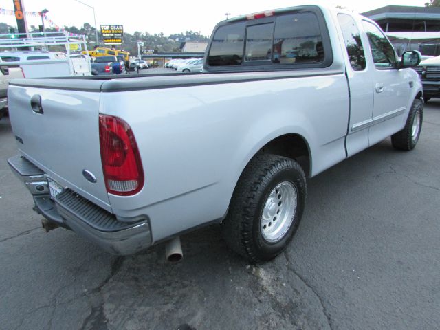 2003 Ford F150 XLT Supercrew Short Bed 2WD