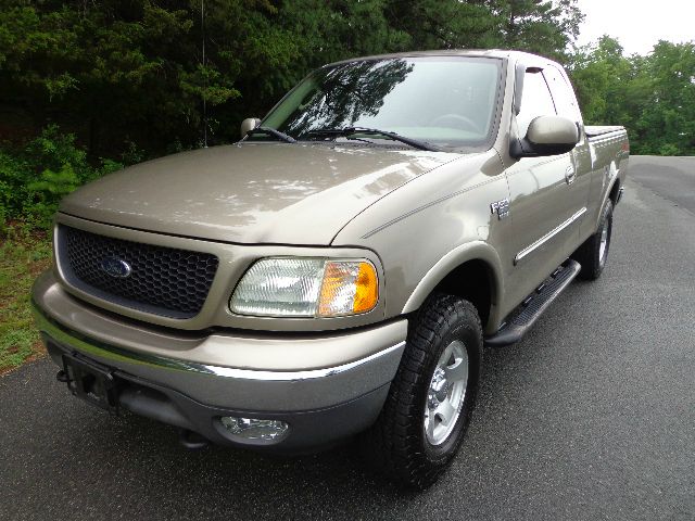 2003 Ford F150 XL 2WD Reg Cab