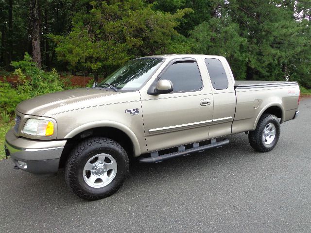 2003 Ford F150 XL 2WD Reg Cab