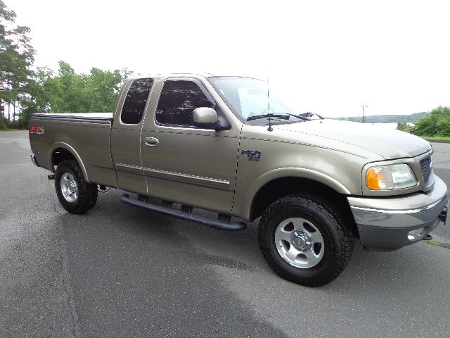 2003 Ford F150 XL 2WD Reg Cab