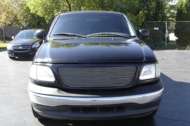 2003 Ford F150 SLE 5.3L V8 4WD 9 Passenger ABS TC