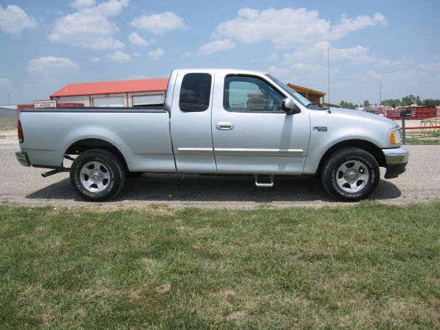 2003 Ford F150 XLT Supercrew Short Bed 2WD