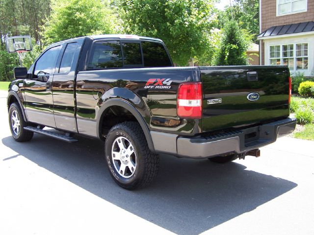 2004 Ford F150 LT 4 Dr 4x4