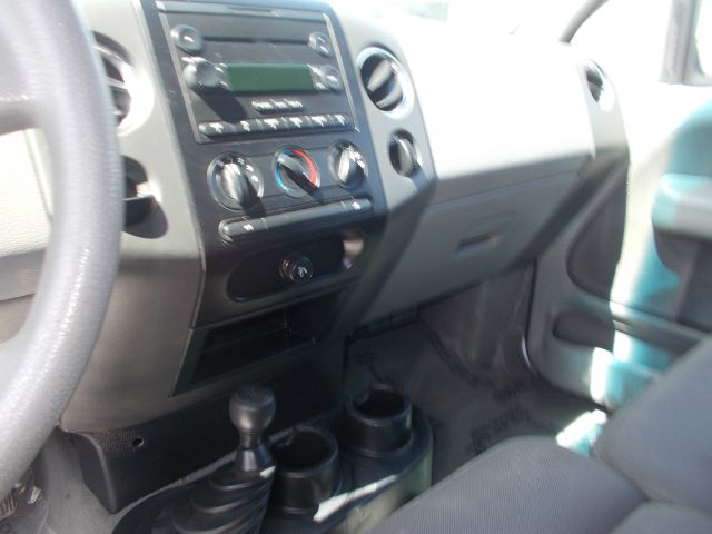 2004 Ford F150 XL 2WD Reg Cab