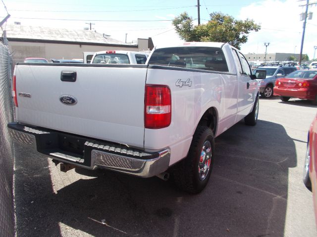 2004 Ford F150 XL 2WD Reg Cab