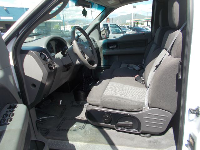 2004 Ford F150 XL 2WD Reg Cab