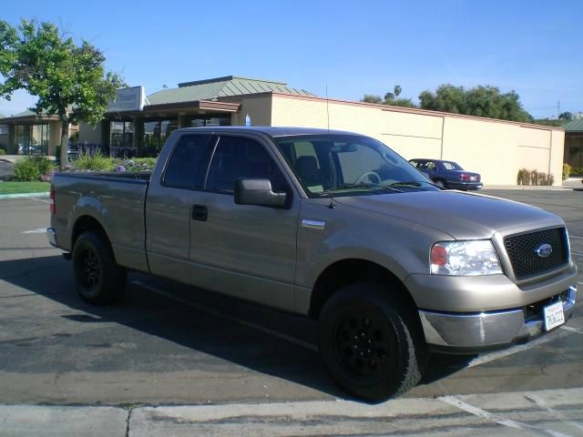 2004 Ford F150 SLE- 4X4