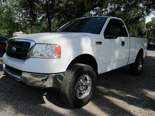 2004 Ford F150 Crew Cab Short Box 2-wheel Drive SLE