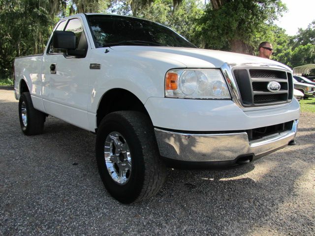 2004 Ford F150 Crew Cab Short Box 2-wheel Drive SLE