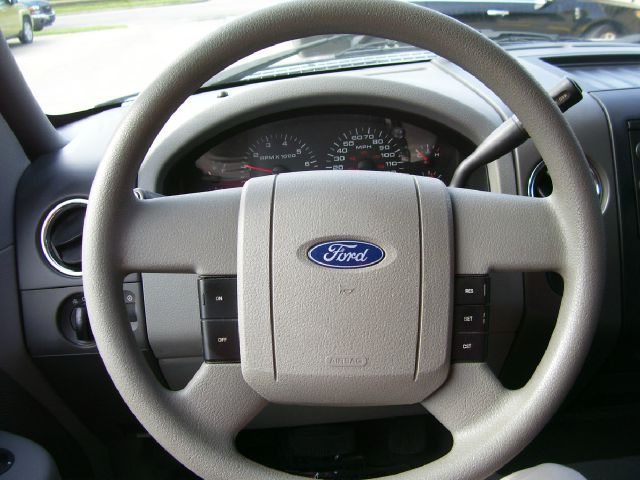 2004 Ford F150 XL 2WD Reg Cab