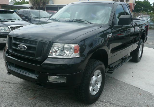 2004 Ford F150 Crew Cab Short Box 2-wheel Drive SLE