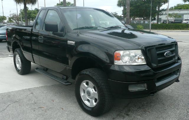 2004 Ford F150 Crew Cab Short Box 2-wheel Drive SLE