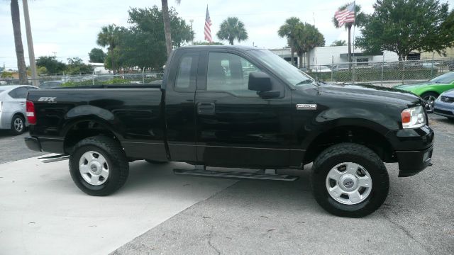 2004 Ford F150 Crew Cab Short Box 2-wheel Drive SLE