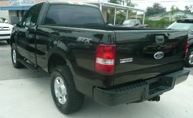 2004 Ford F150 Crew Cab Short Box 2-wheel Drive SLE