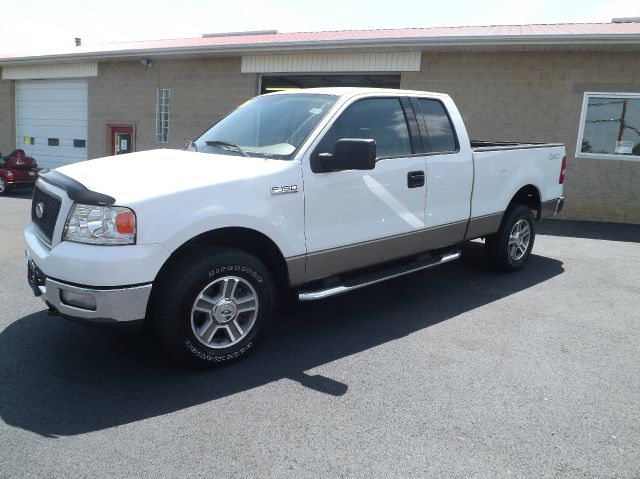 2004 Ford F150 XL 2WD Reg Cab